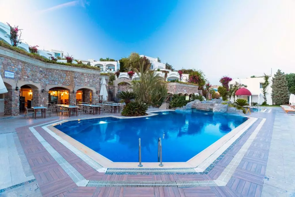 استخر Royal Asarlik Beach Hotel Bodrum